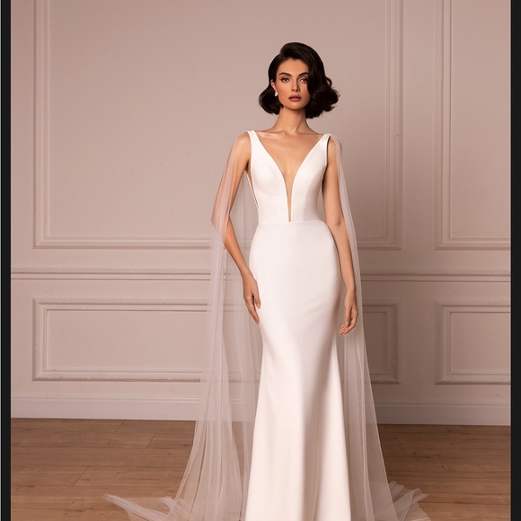 Remarkable Ria Tener wedding dress - Picture 1 of 8